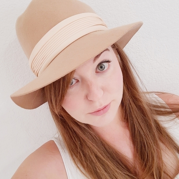 Astre Cream Ribbon Wool Hat